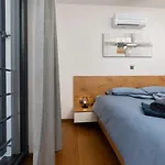 Bella